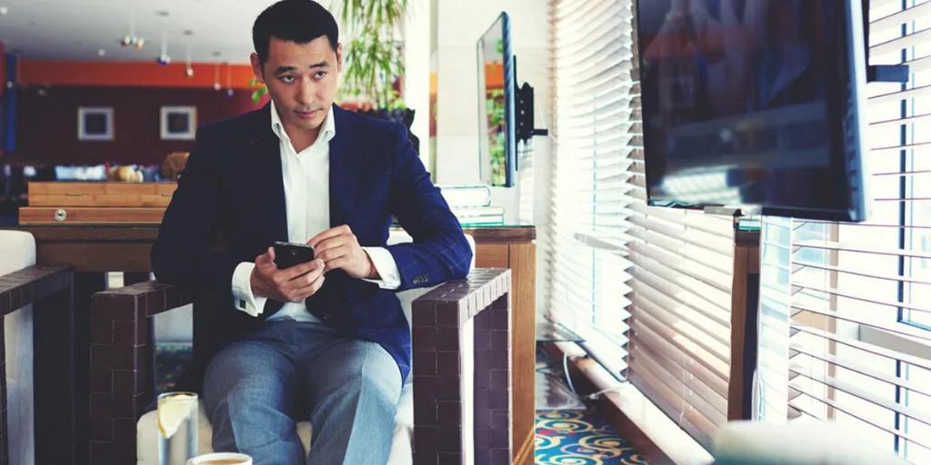 How Customer Service Conversations Can Resolve Tricky Situations