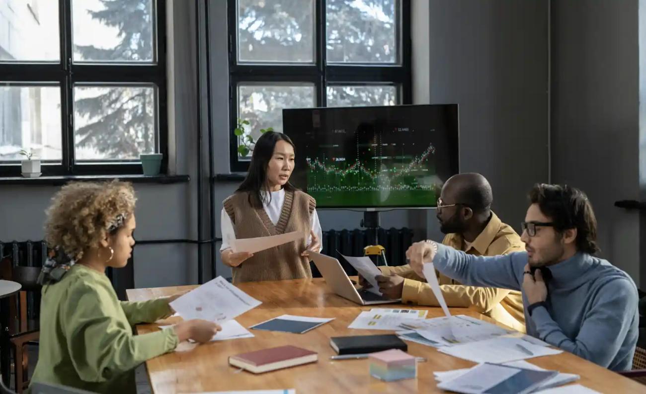 Humans With AI: How B2B Support Teams Scale Without Losing Trust