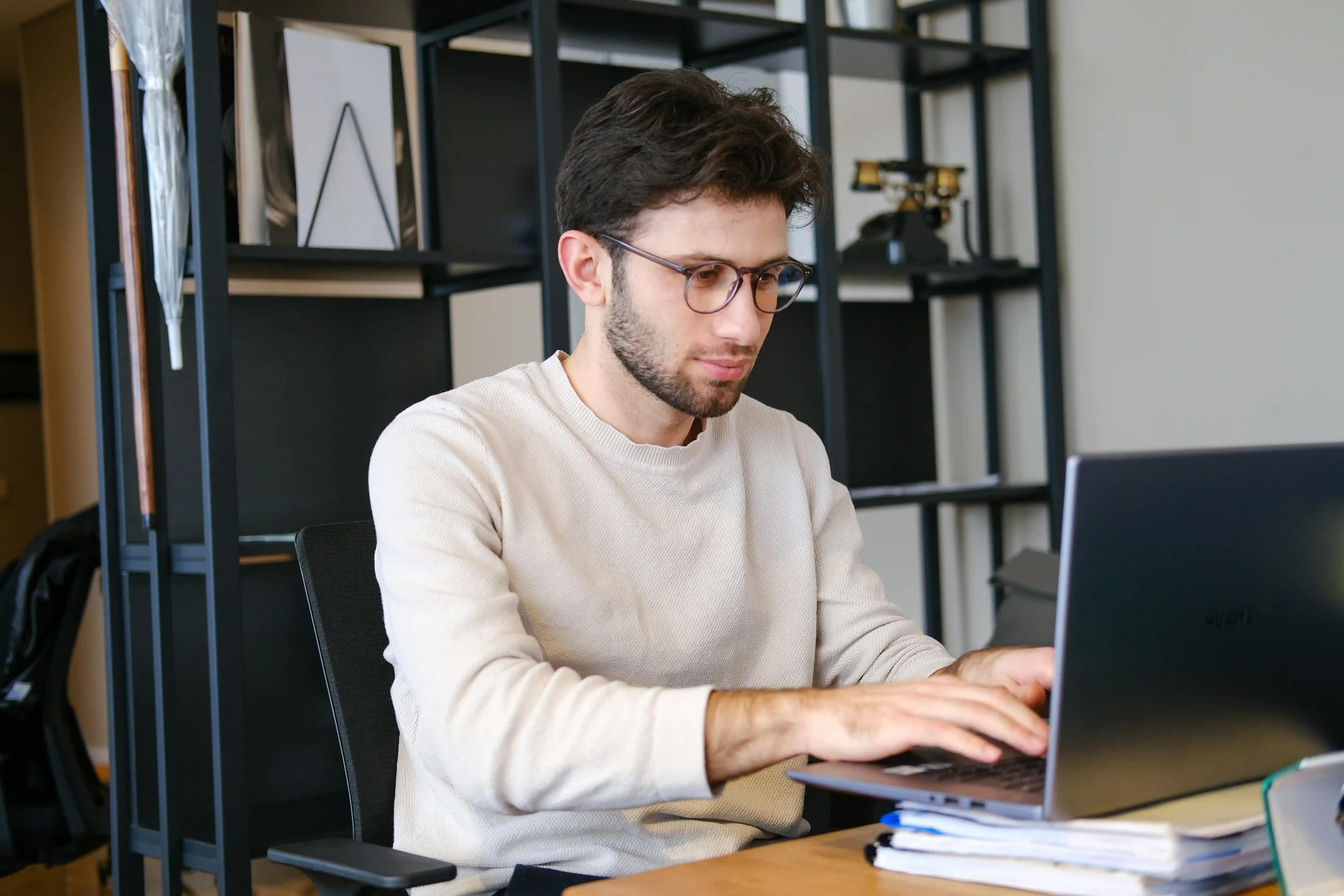 AI Chatbot vs. AI Agent vs. Copilot: A Terminology Guide for CX Buyers